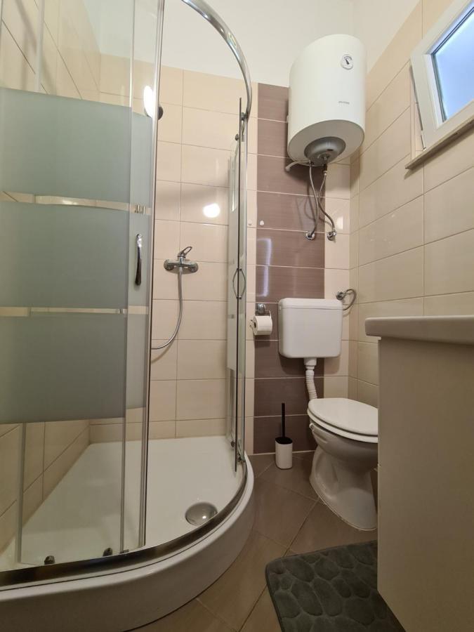 Apartments Ankora Vir Exterior photo