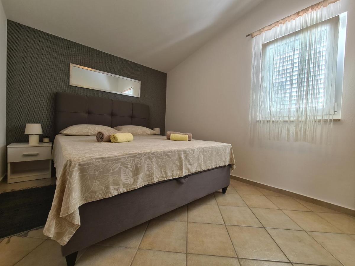Apartments Ankora Vir Exterior photo